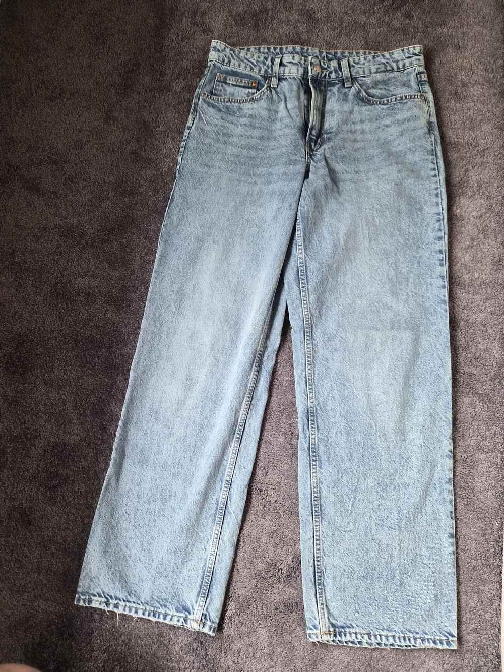 H&M &Denim Light Wash Baggy Low-Waist Jeans - Picture 3 of 4